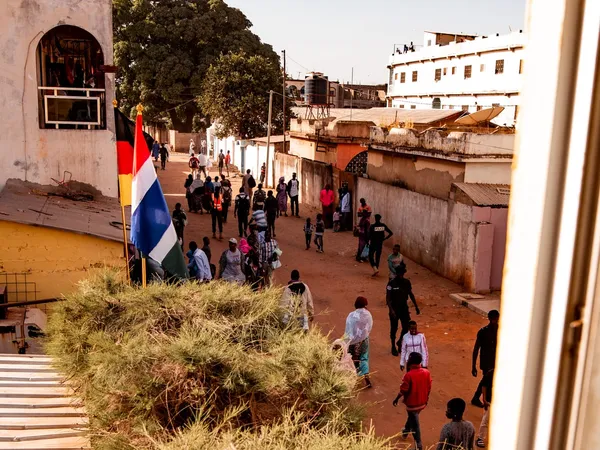 Reportage in Gambia, Auslandsreise des Bundespräsidenten, Bild 3 von 3