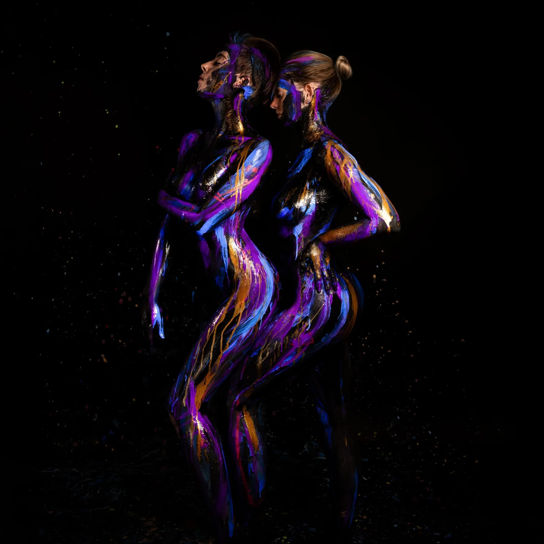 Bodypainting in kühlen Farben